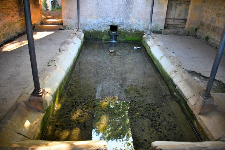 Le lavoir des Vaux d'Amognes