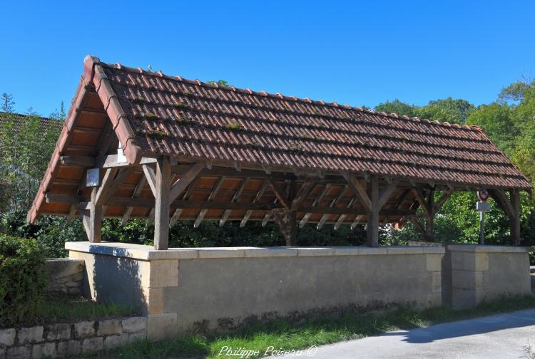 Le lavoir du chemin des Laignes