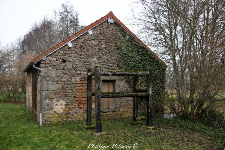 Le métier à ferrer d'Alligny