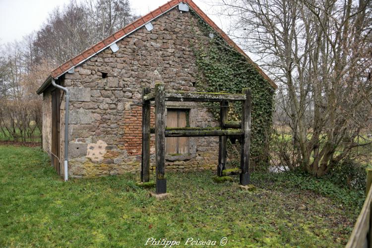 Le métier à ferrer d'Alligny