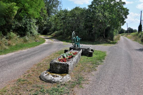 Le petit lavoir de Parigny-la-Rose
