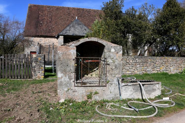 Le puits du château de Certaines un patrimoine