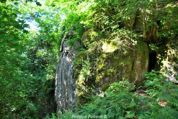 Le rocher de "Les Moulins Blondeleaux"