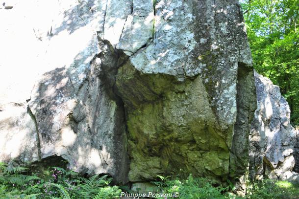 Le rocher de "Les Moulins Blondeleaux"