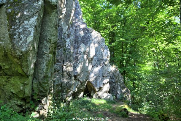 Le rocher de "Les Moulins Blondeleaux"