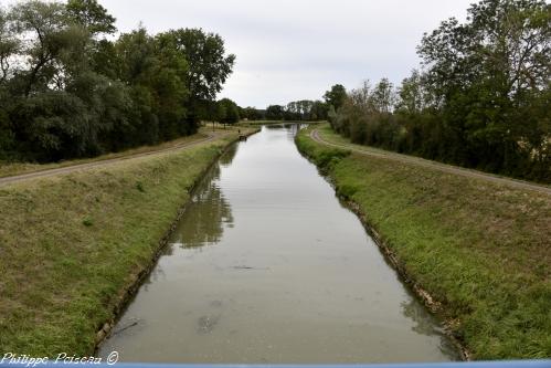 L'écluse N°27 du versant Loire