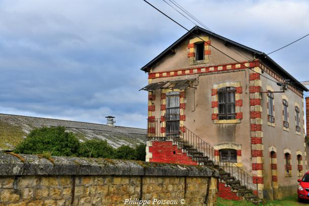 Les anciens Bains Douche de Guérigny