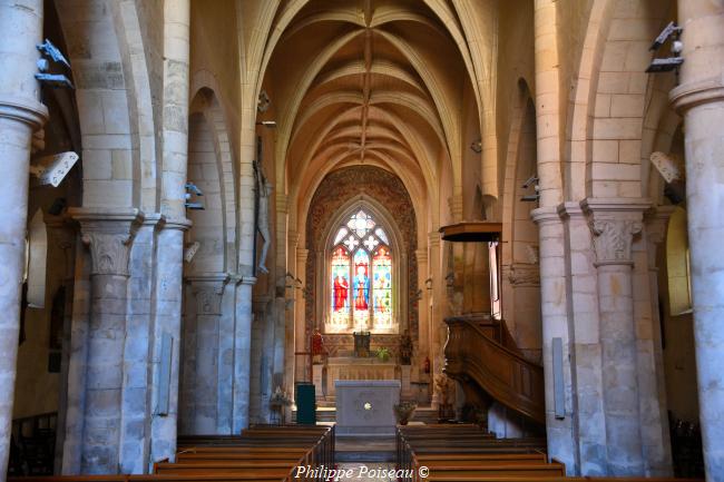 L&rsquo;intérieur de l&rsquo;église de Corvol-l’Orgueilleux un beu patrimoine