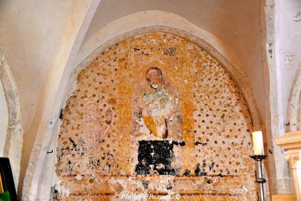 L'intérieur de l'église de Saint-Pierre-du-Mont un beau patrimoine