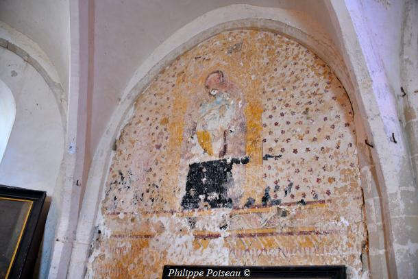 L'intérieur de l'église de Saint-Pierre-du-Mont un beau patrimoine