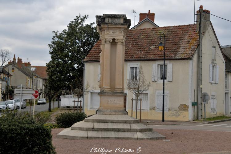 Monument aux morts de Saint Pierre Le Moûtier