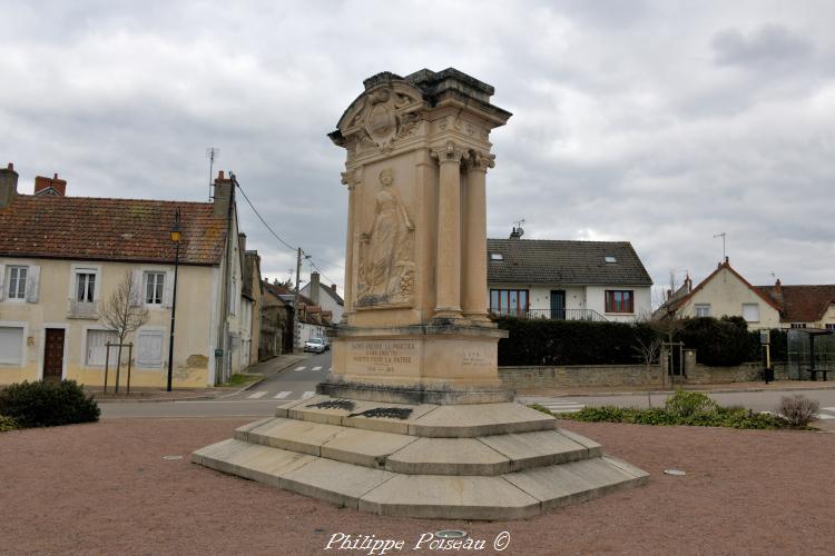 Monument aux morts de Saint Pierre Le Moûtier