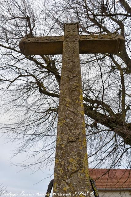 Croix de La Maison Gaulon Nièvre Passion