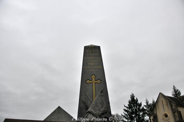 Monument aux Morts Marigny-sur-Yonne un hommage