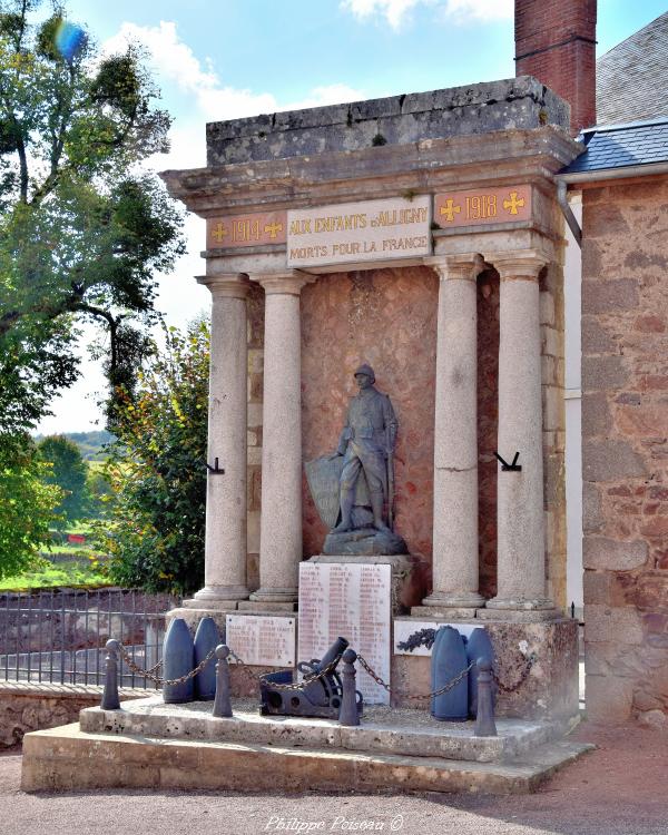 Monument aux Morts d'Alligny en Morvan