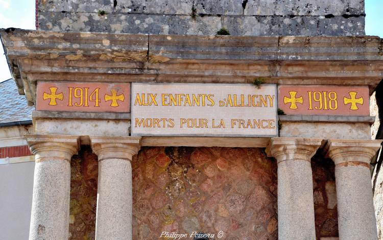 Monument aux Morts d'Alligny en Morvan