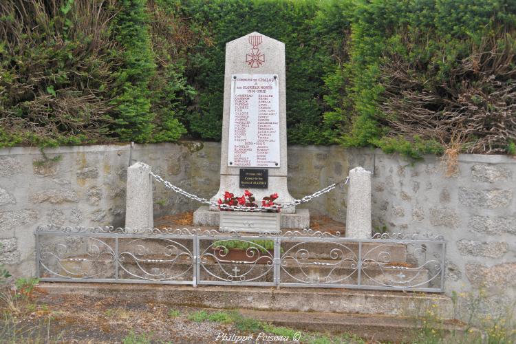 Monument aux morts de Chalaux un hommage