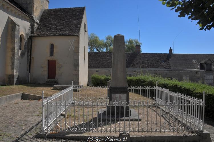 Monument aux morts de Fleury sur Loire un hommage