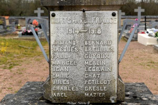 Monument aux morts de Monceaux le Comte Nièvre Passion