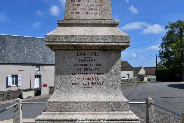 Monument aux morts de Saint-Brisson