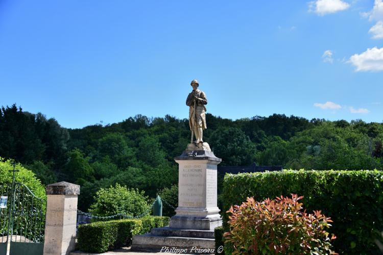Monument aux morts de Sauvigny-les-Bois un hommage
