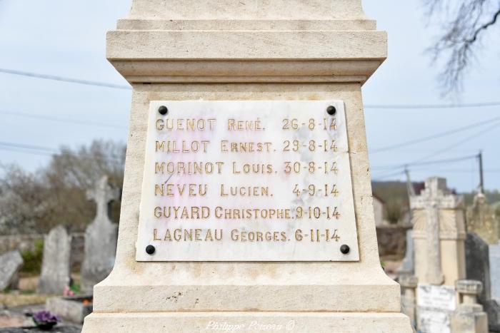 Monument aux morts de Villiers-Sur-Yonne