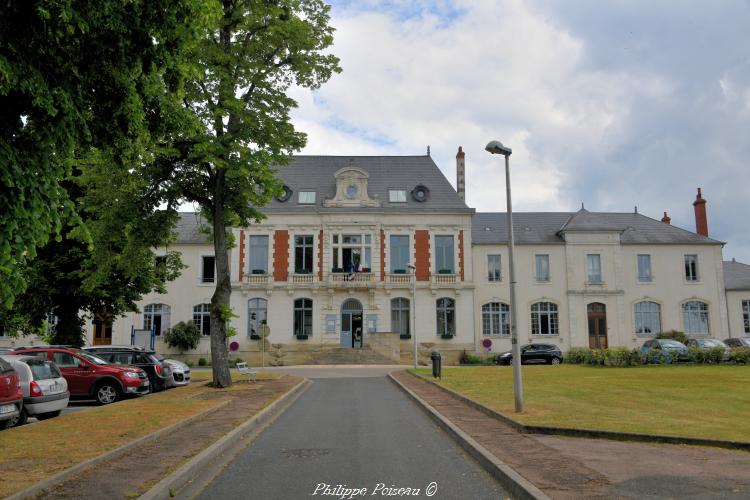 Mairie de Pougues-les-Eaux un beau patrimoine