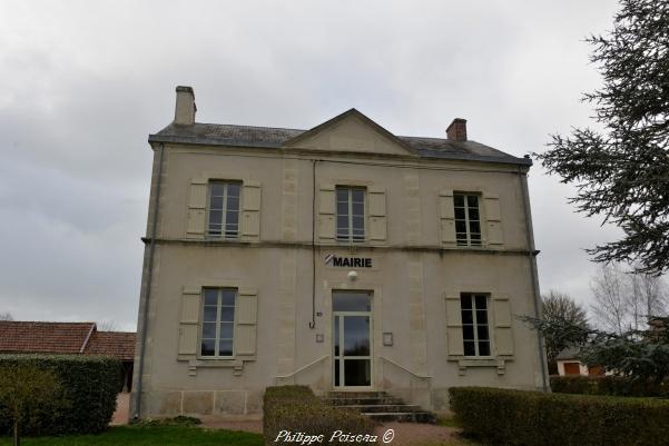 Mairie du village de Pazy un patrimoine