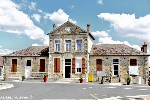 Mairie École de Champvert un patrimoine vernaculaire