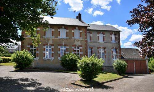 Mairie école de Lavault