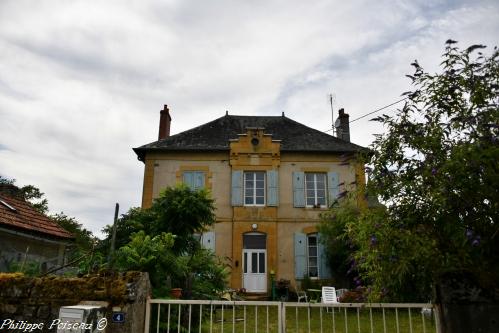 Mairie École d'Arzembouy Nièvre Passion