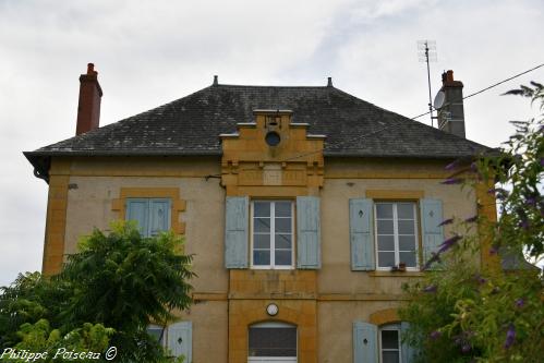 Mairie École d'Arzembouy Nièvre Passion