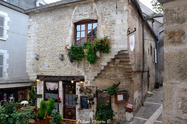 Maison du Saint-Accroupi de Clamecy