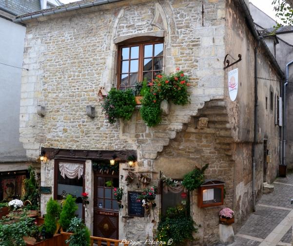 Maison du Saint-Accroupi de Clamecy