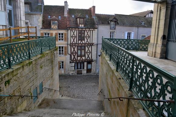 Maison à colombage rue des Moulins de Clamecy remarquable