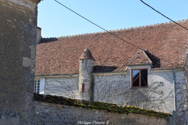 Manoir du village de Mavé Nièvre Passion