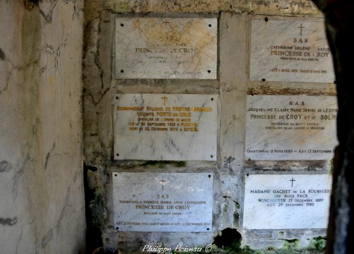 Mausolée du cimetière de Saint Benin d'Azy