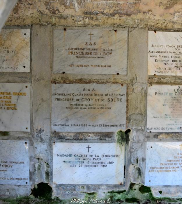 Mausolée du cimetière de Saint Benin d'Azy