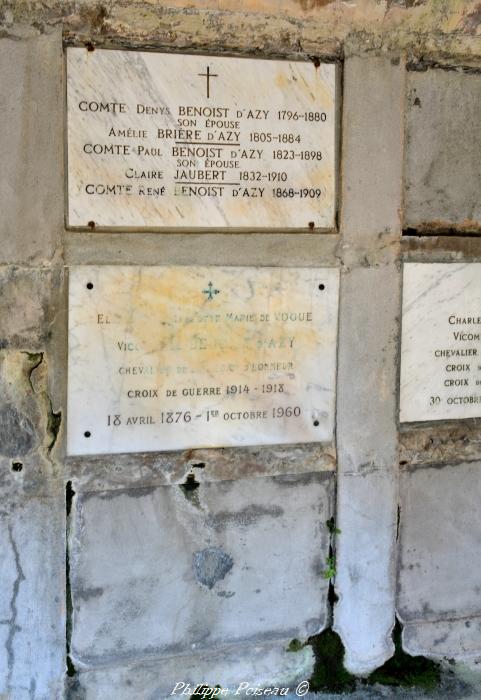 Mausolée du cimetière de Saint Benin d'Azy