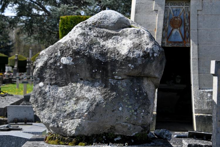 Mégalithe de Clamecy