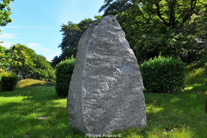 Menhir du jardin Mitterrand 