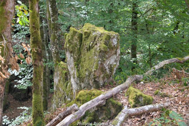 Le monolithe de Dragne un beau Patrimoine