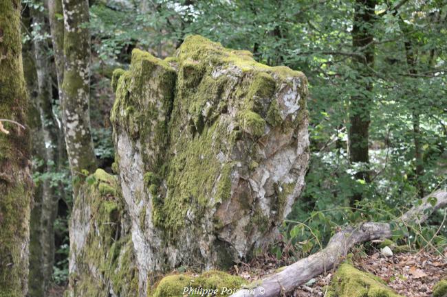 Le monolithe de Dragne