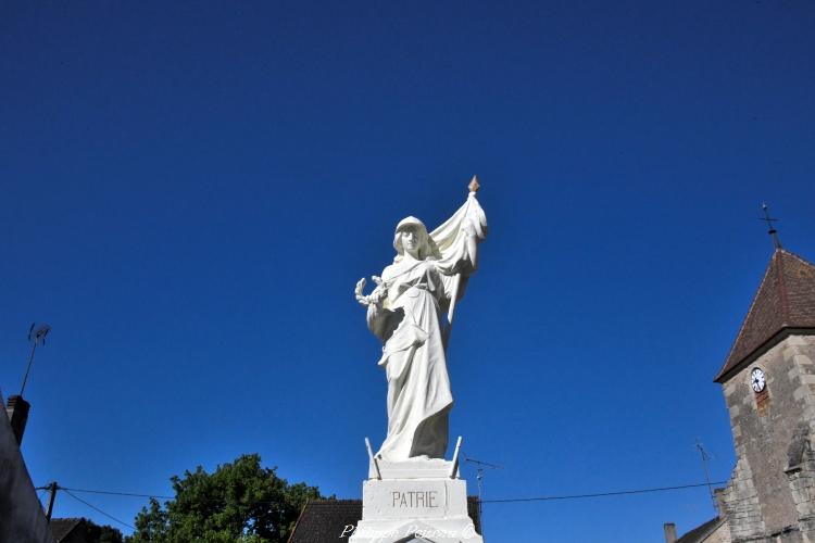 Monument aux Morts de Flez-Cuzy