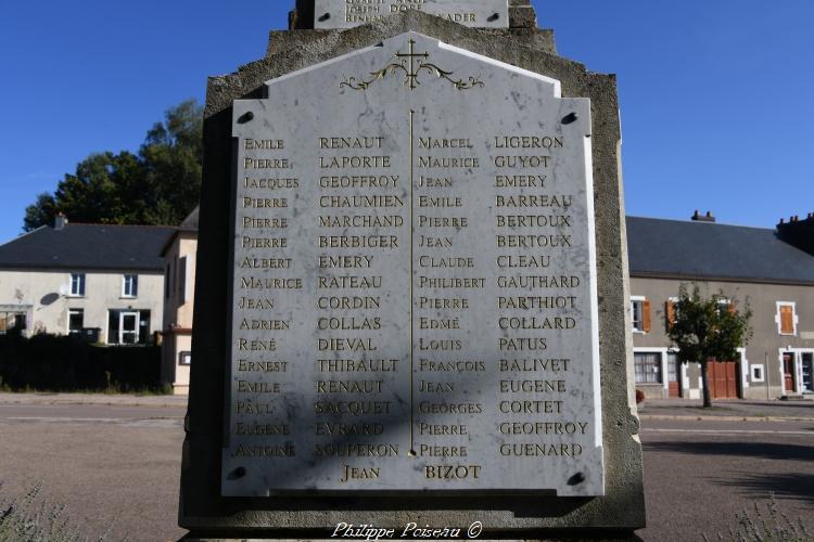 Monument aux Morts Montsauche les Settons