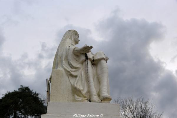 Monument aux morts au cimetière de La Machine
