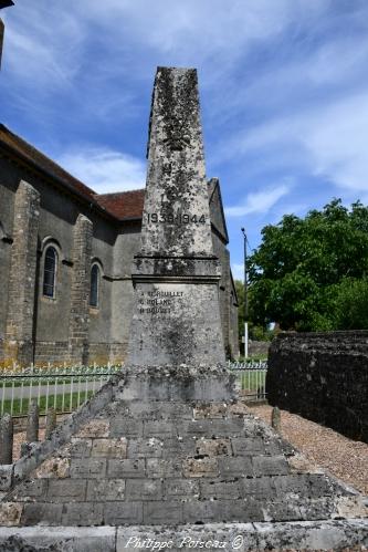 Monument aux morts d'Arzembouy Nièvre Passion