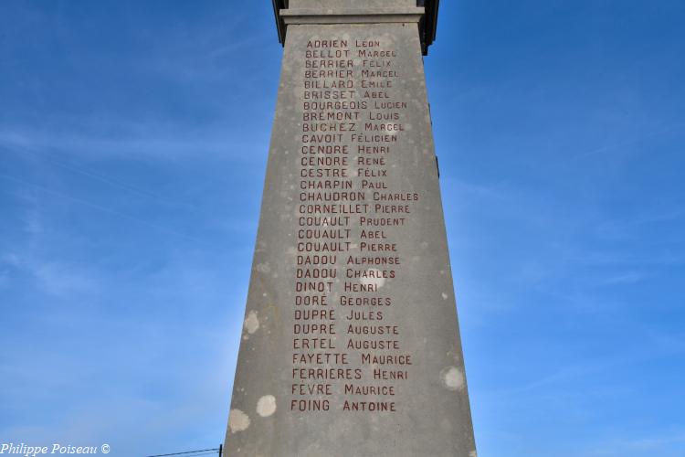 Monument aux morts d'Entrains sur Nohain