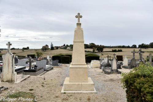 Le Monument aux morts d’Isenay un hommage