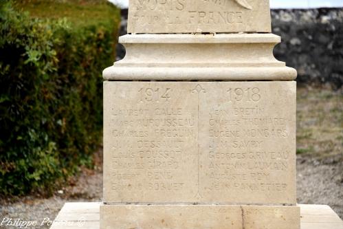 Monument aux morts d'Isenay